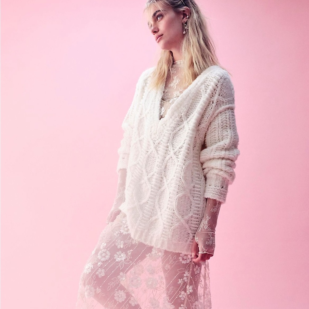 ✨NEW!✨Free People Cable V Pullover